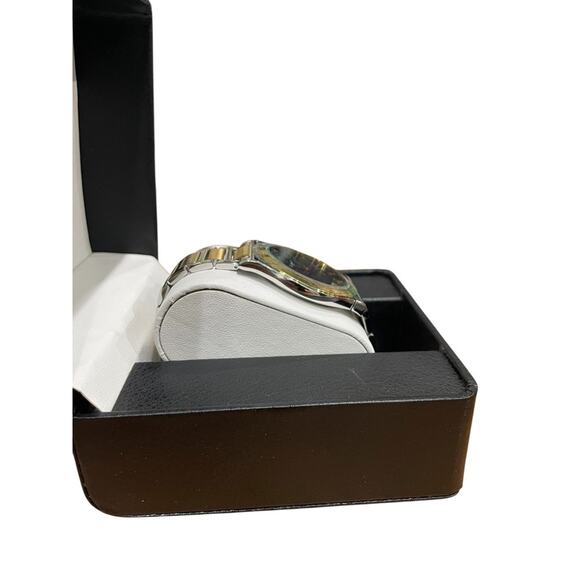 Ferragamo Men's Swiss 1898 Slim Two-Tone Stainless Steel Bracelet Watch (11857) - Picture 4 of 5